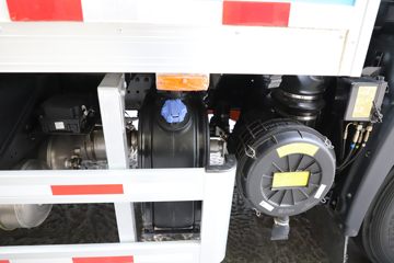 ���� ŷ������ 300���� 4X2 6.8��AMT�Զ�����س�ͼƬ