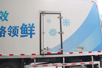 ���� ŷ������ 300���� 4X2 6.8��AMT�Զ�����س�ͼƬ