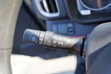 ���� ʱ���캽S1 1.5L 136���� ���� 3.7��AMT�Զ���������ʽС��ͼƬ