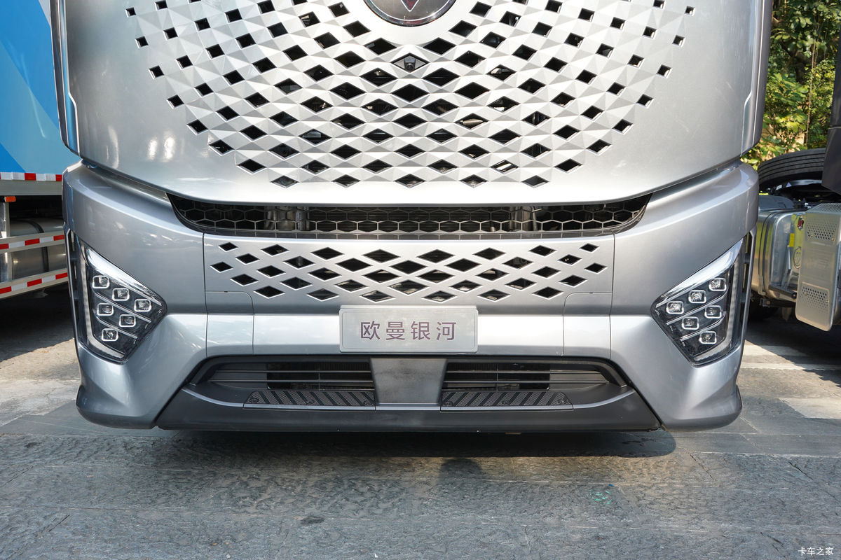 ���� ŷ������ ��Խ�� 680���� 6X4 AMT�Զ���ǣ����(BJ4259Y6DHL-11)���                                                