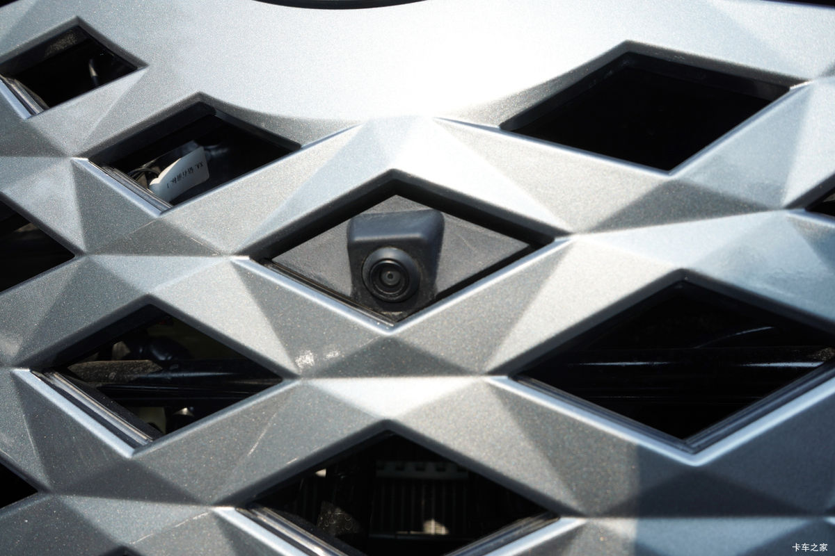 ���� ŷ������ ��Խ�� 680���� 6X4 AMT�Զ���ǣ����(BJ4259Y6DHL-11)���                                                