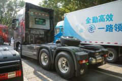 福田 欧曼银河 穿越版 680马力 6X4 AMT自动档牵引车(BJ4259Y6DHL-11)