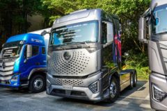 福田 欧曼银河 穿越版 680马力 6X4 AMT自动档牵引车(BJ4259Y6DHL-11)