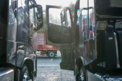 福田 欧曼银河 穿越版 680马力 6X4 AMT自动档牵引车(BJ4259Y6DHL-11)