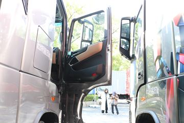 ���� ŷ��EST �ǻ԰� 580���� 6X4 LNG�Զ���ǣ����(BJ4259L6DLL-22)ͼƬ