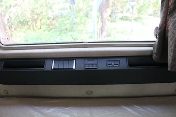 ���� ŷ��EST �ǻ԰� 580���� 6X4 LNG�Զ���ǣ����(BJ4259L6DLL-22)ͼƬ