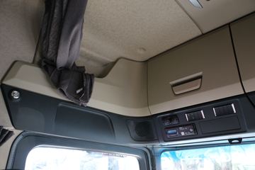 ���� ŷ��EST �ǻ԰� 580���� 6X4 LNG�Զ���ǣ����(BJ4259L6DLL-22)ͼƬ