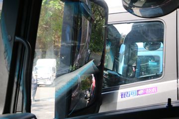 ���� ŷ��EST �ǻ԰� 580���� 6X4 LNG�Զ���ǣ����(BJ4259L6DLL-22)ͼƬ