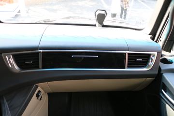 ���� ŷ��EST �ǻ԰� 580���� 6X4 LNG�Զ���ǣ����(BJ4259L6DLL-22)ͼƬ