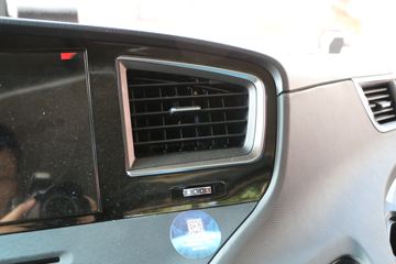 ���� ŷ��EST �ǻ԰� 580���� 6X4 LNG�Զ���ǣ����(BJ4259L6DLL-22)ͼƬ