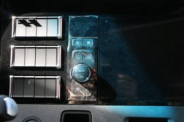 ���� ŷ��EST �ǻ԰� 580���� 6X4 LNG�Զ���ǣ����(BJ4259L6DLL-22)ͼƬ