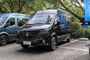 福田 图雅诺大麦 2024款商运版 152马力 2T柴油 5/6/7/9座 手动 长轴高顶客车(后单胎)