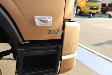 �������� ʥ��ES5 Pro 240���� 6X2 6.8�������ػ���ͼƬ