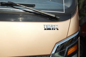 �������� ʥ��ES5 Pro 240���� 6X2 6.8�������ػ���ͼƬ