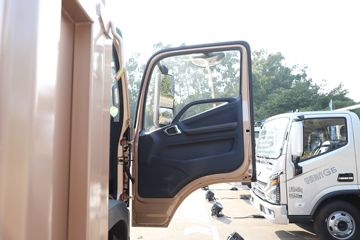 �������� ʥ��ES5 Pro 240���� 6X2 6.8�������ػ���ͼƬ