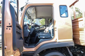 �������� ʥ��ES5 Pro 240���� 6X2 6.8�������ػ���ͼƬ