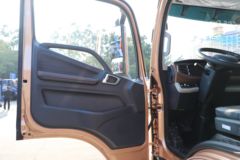 福田瑞沃 圣龙ES5 Pro 240马力 6X2 6.8米栏板载货车(BJ1244VNPFB-01)