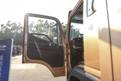 福田瑞沃 圣龙ES5 Pro 240马力 6X2 6.8米栏板载货车(BJ1244VNPFB-01)