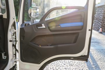 ŷ���� ����ES1 4.5T 4.14�׵��Ż���ʽ���綯��ʽ�Ῠ100.46kWh
ͼƬ