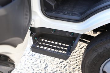 ŷ���� ����ES1 4.5T 4.14�׵��Ż���ʽ���綯��ʽ�Ῠ100.46kWh
ͼƬ