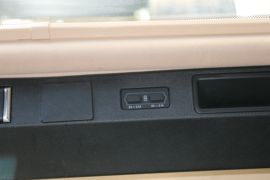 欧曼银河&nbsp;电动牵引车驾驶室图片