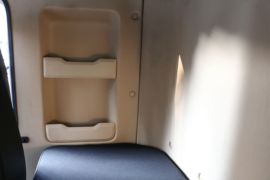 欧曼银河&nbsp;电动牵引车驾驶室图片