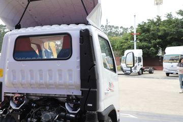 �������V�� 2L CNG 144���� ����5�� 3.815�׵�������΢��ͼƬ