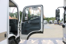 奥铃新捷运&nbsp;冷藏车驾驶室图片