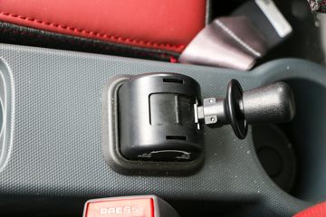 ���� �����½��� �ഺ�޵а� 146���� 4X2 4.085����س�(BJ5048XLC8JEA-AB9)ͼƬ