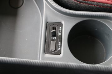 ���� �����½��� �ഺ�޵а� 146���� 4X2 4.085����س�(BJ5048XLC8JEA-AB9)ͼƬ