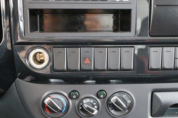 ���� �����½��� �ഺ�޵а� 146���� 4X2 4.085����س�(BJ5048XLC8JEA-AB9)ͼƬ