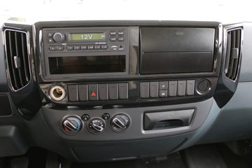 ���� �����½��� �ഺ�޵а� 146���� 4X2 4.085����س�(BJ5048XLC8JEA-AB9)ͼƬ