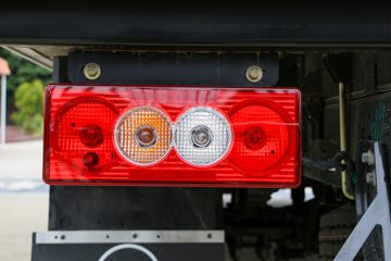 ���� �����½��� �ഺ�޵а� 146���� 4X2 4.085����س�(BJ5048XLC8JEA-AB9)ͼƬ