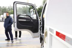 福田 奥铃M卡 山区版 132马力 3.67米单排栏板小卡(BJ1044V9JBA-AA1)