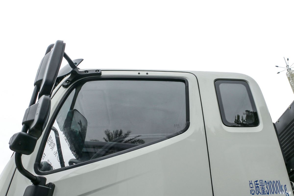  ŷ 31T 8X4 6.86綯賵(BJ5311GJBEVGRF-01)350kWh                                                