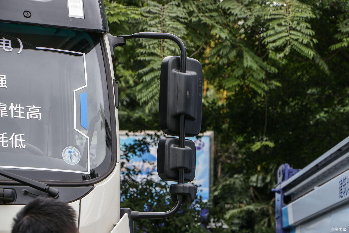  ŷ 31T 8X4 6.86綯賵(BJ5311GJBEVGRF-01)350kWh                                                