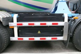 欧曼行星&nbsp;混凝土搅拌车底盘                                                图片