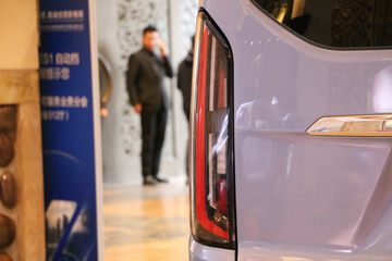 �������� ͼ��ŵ��V 2024�� 152���� 2.0T�ֶ� 7���ж��ͳ�(��̥)ͼƬ