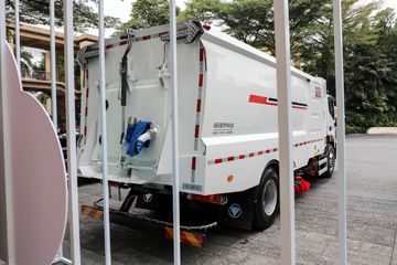 福田欧航底盘 扫路车外观图片