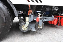 福田欧航底盘&nbsp;扫路车上装图片