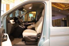 福田商务车 图雅诺大V 2.4T 9座 5.49米纯电动中顶轻客 宁德时代77.28kWh