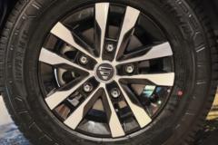 福田商务车 图雅诺大V 2.4T 9座 5.49米纯电动中顶轻客 宁德时代77.28kWh