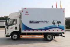 江铃 凯运＋ 中体 146马力 4X2 4.02米冷藏车(万里扬6档)(JX5044XLCTGA26)