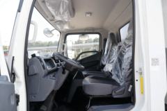 江铃 凯运＋ 中体 146马力 4X2 4.02米冷藏车(万里扬6档)(JX5044XLCTGA26)