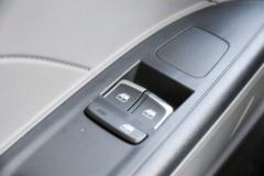 江铃 凯运＋ 中体 146马力 4X2 4.02米冷藏车(万里扬6档)(JX5044XLCTGA26)