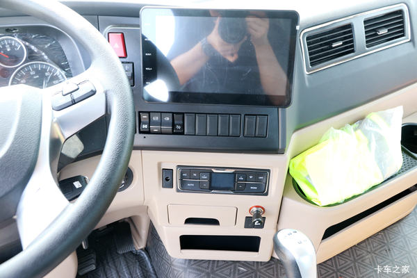 ��ϲ���ϣ���1���Ϻ�HOWO TX7�ػ���ϵ�г�ֵ������