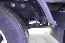 骏铃HV6&nbsp;电动冷藏车底盘图片