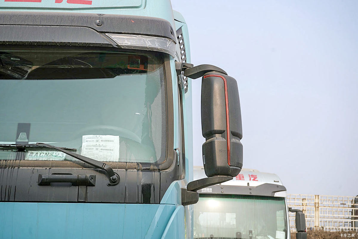 �й����� HOWO TH7�ؿ� 560���� 6X4 LNG�Զ���ǣ����(Һ��)���                                                