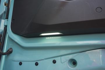 �й����� HOWO TH7�ؿ� 560���� 6X4 LNG�Զ���ǣ����(Һ��)(ZZ4257V384HF1LB)ͼƬ