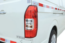 龙耀8S&nbsp;电动封闭厢货外观图片